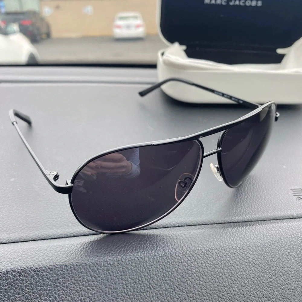 Marc Jacobs Sunglasses - Brand New - Perfect Condition - Picture 2 of 4
